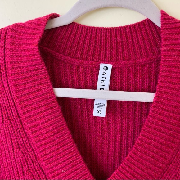 NWT Athleta Shasta V-Neck Oversized Chunky Knit Sweater in Bright Pink Size XS - Picture 7 of 14